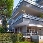 Lion House 公寓 里乔内
