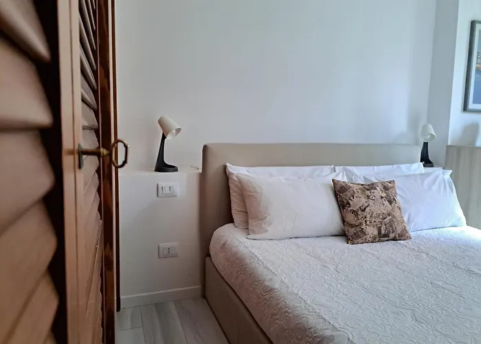 Lion House Риччоне