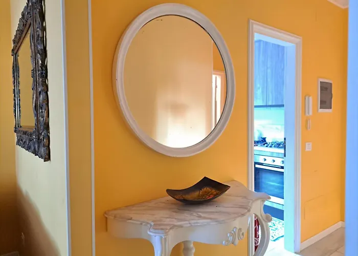 Lion House Риччоне