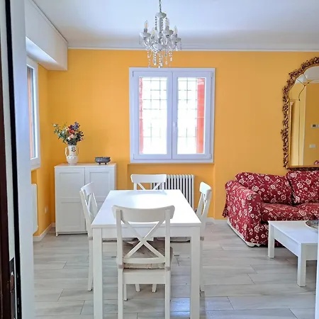 Lion House Apartamento Riccione