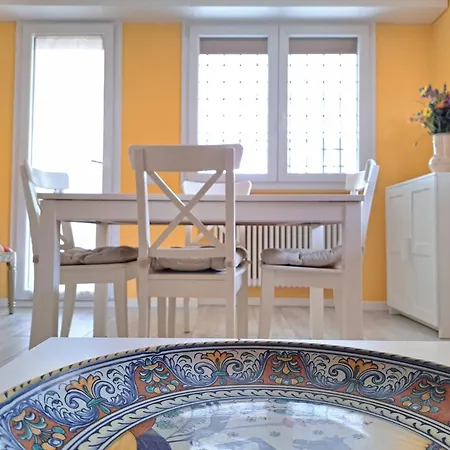 Lion House Apartament *